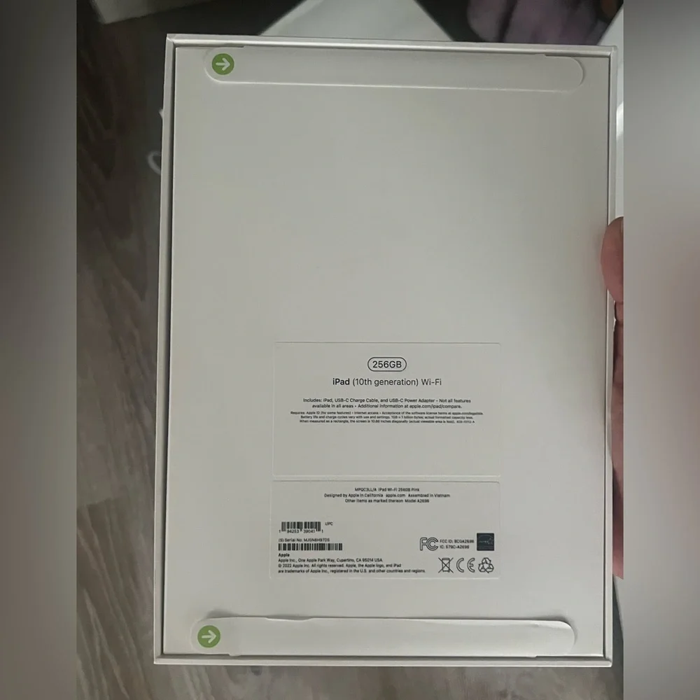 iPad 10th Generation 256 GB Brand New Sealed!!